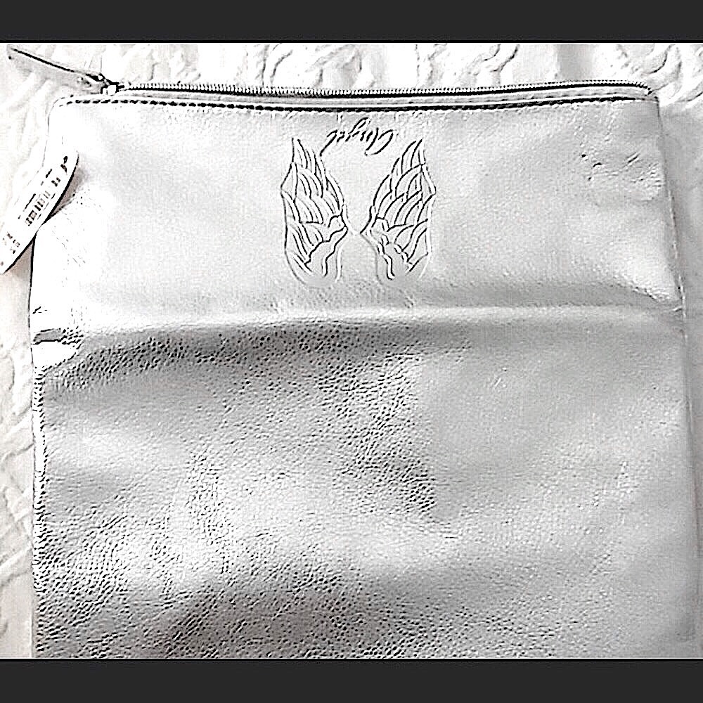 🆕🔥LIMITED EDITION:VS ANGEL RUNWAY PARIS FRANCE 2019 HARD TO FIND:COLLECTABLE - Picture 2 of 9